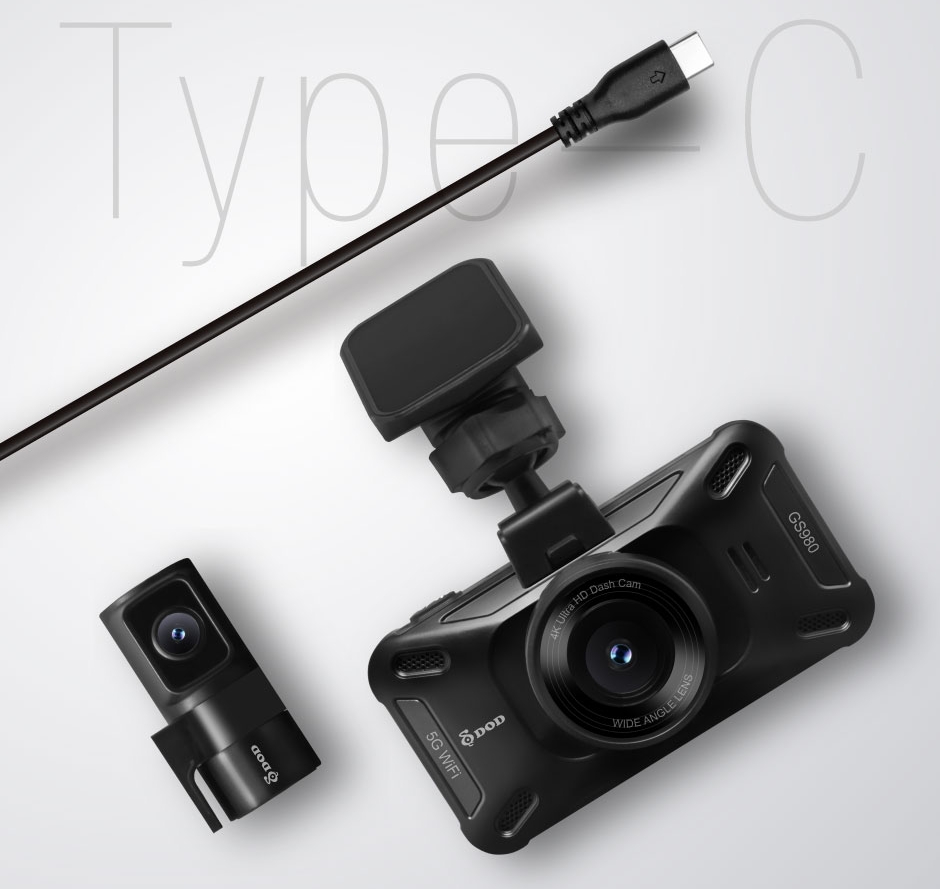 Nápajanie kamery do auta DOD GS980D - cez USB-C rozhranie 